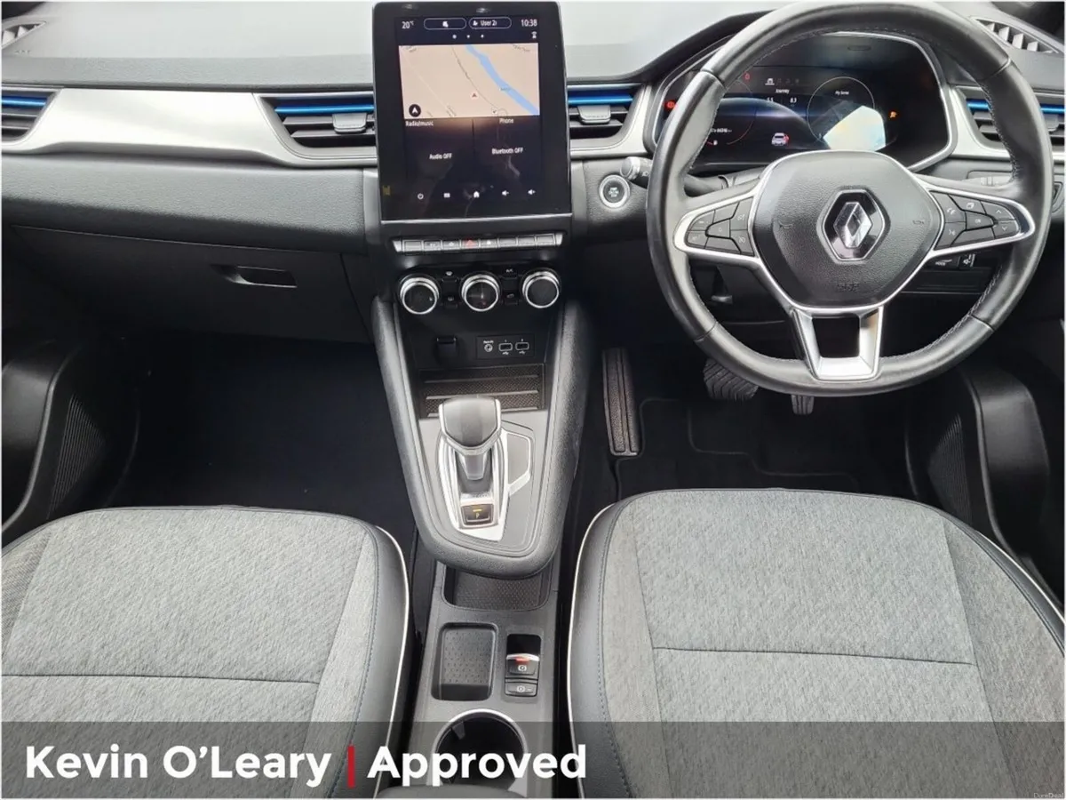 Renault Captur S-Edition Plug in Hybrid 130 - Image 2