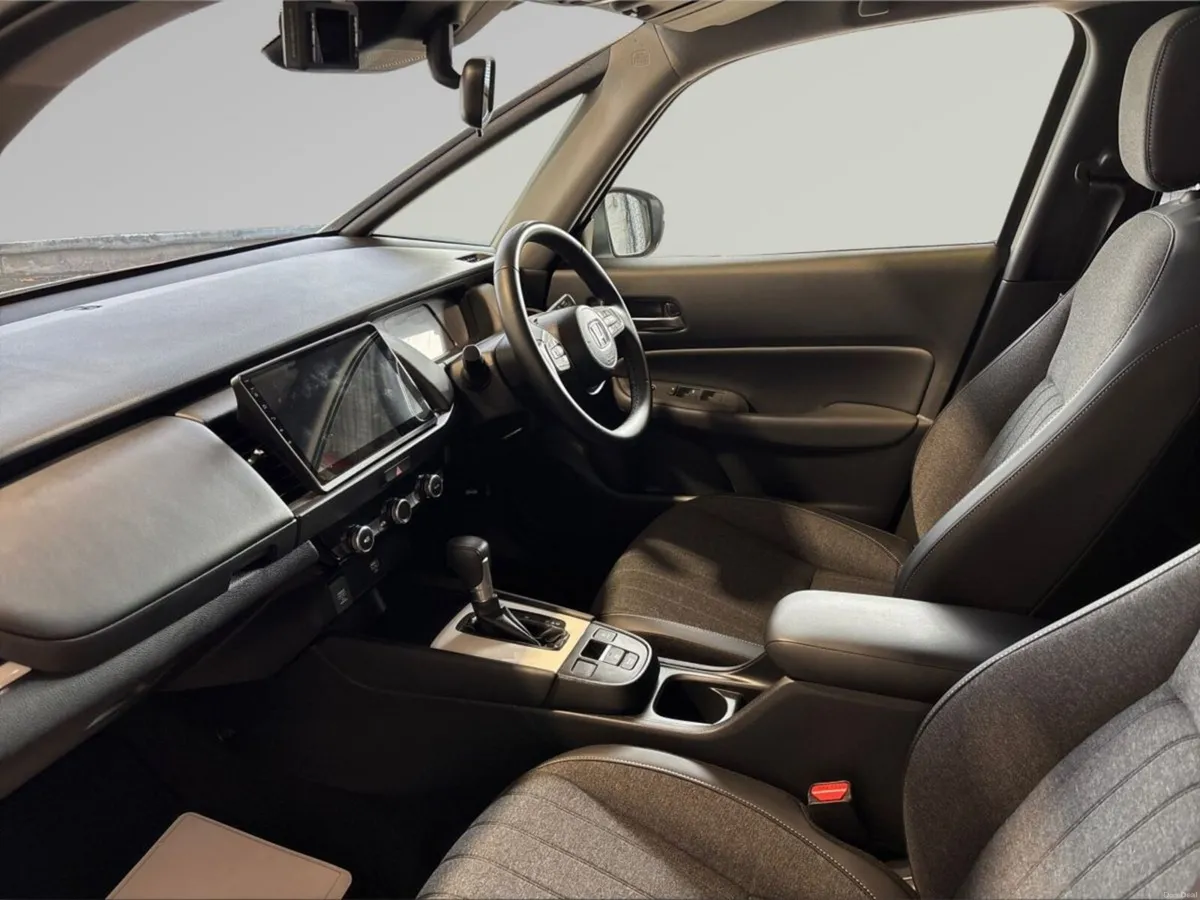 Honda Fit Hybrid - Image 4