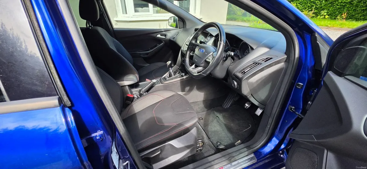 2017 Ford Focus 1.0L ST Line EcoBoost Petrol - Image 5