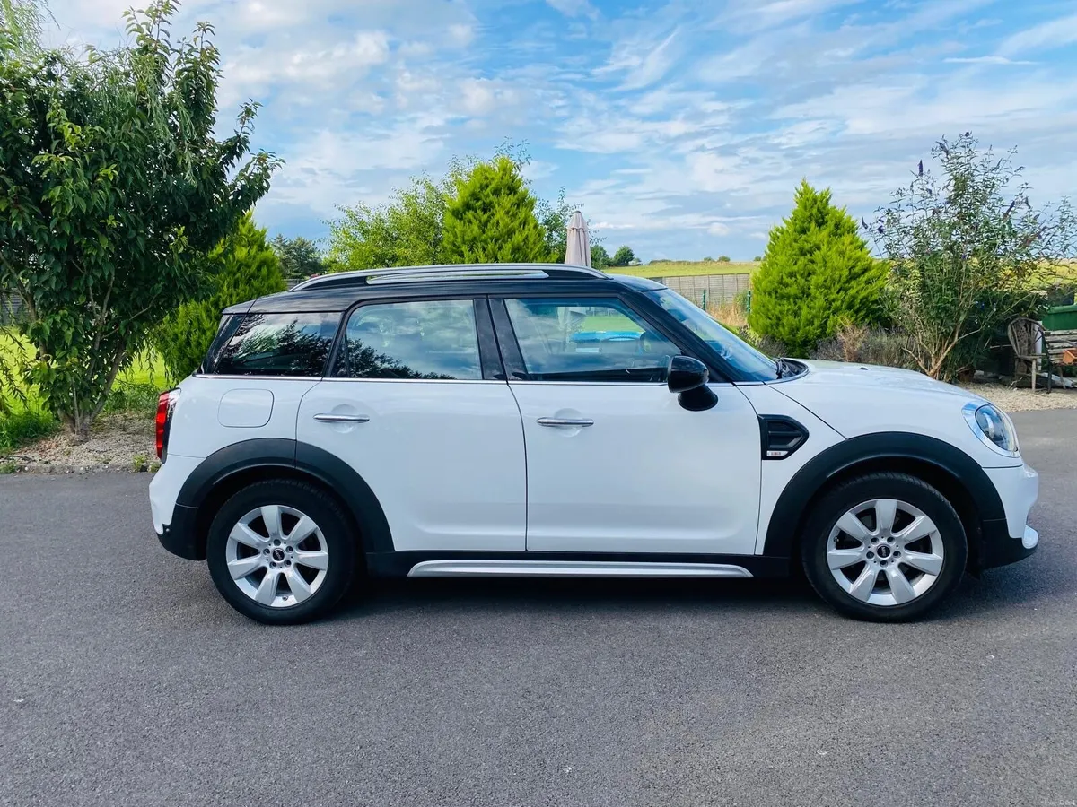 Mini Countryman - Image 2
