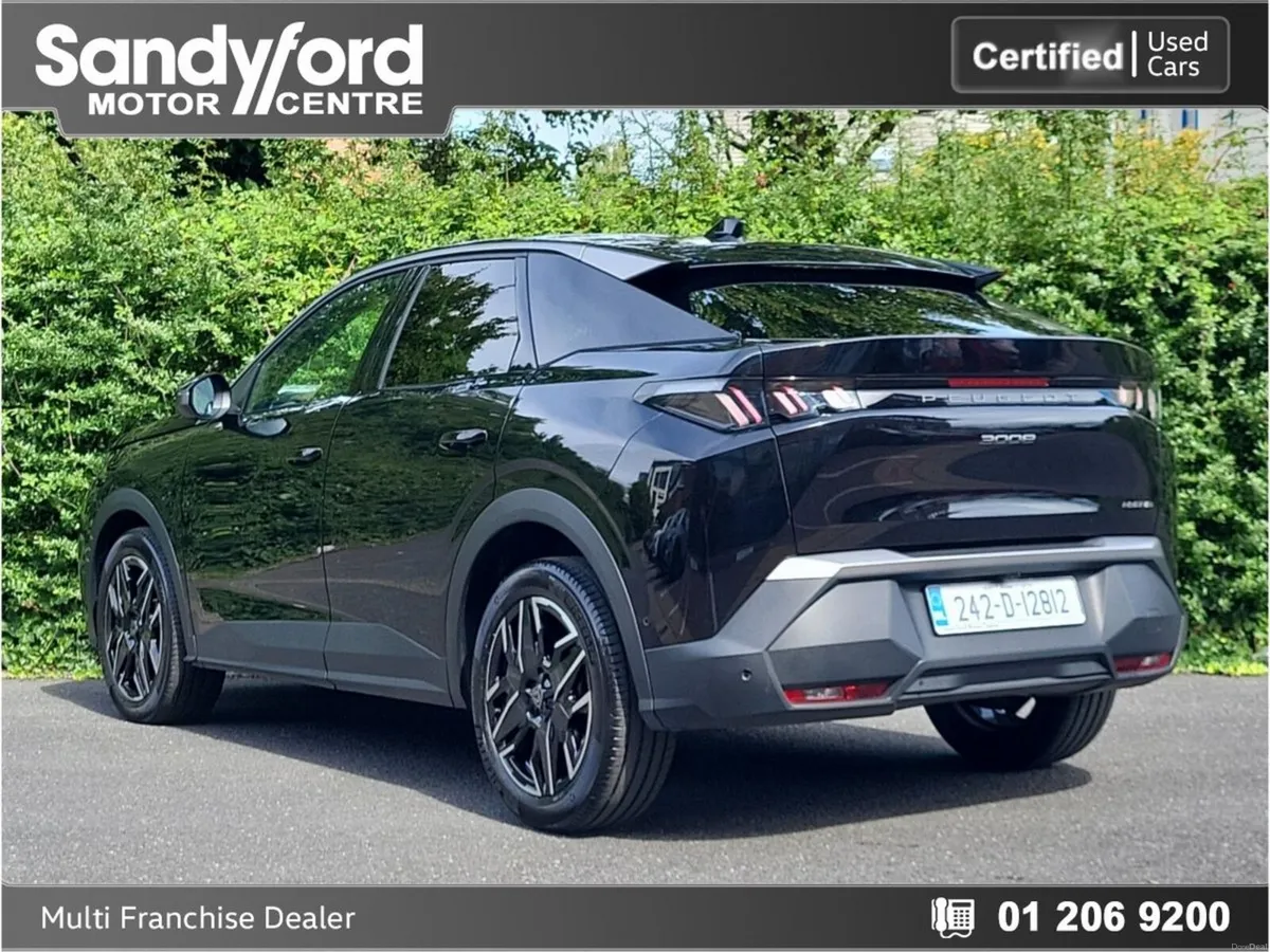 Peugeot 3008 1.2 MHEV PureTech 136bhp eDCS6 Allure - Image 4