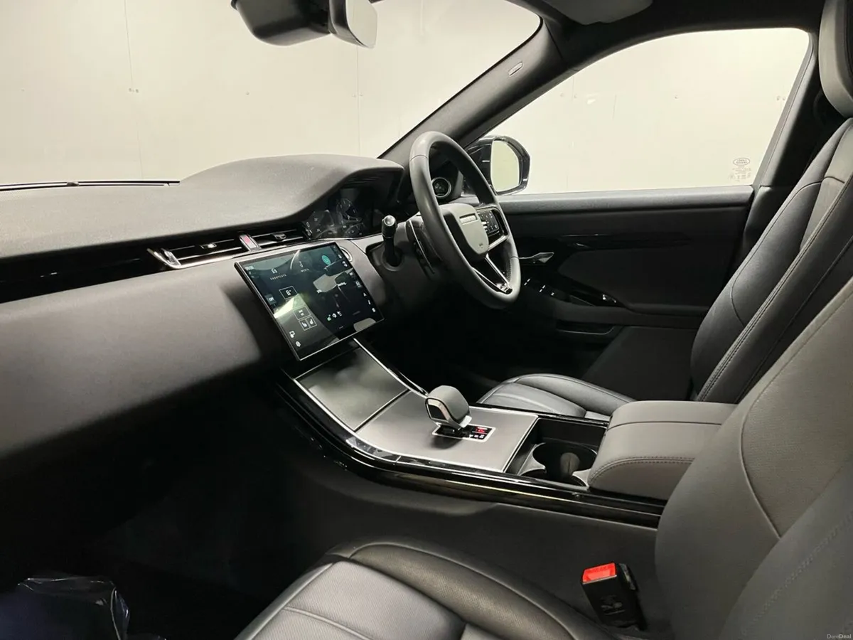 Land Rover Range Rover Evoque Dynamic SE P300e PHE - Image 6