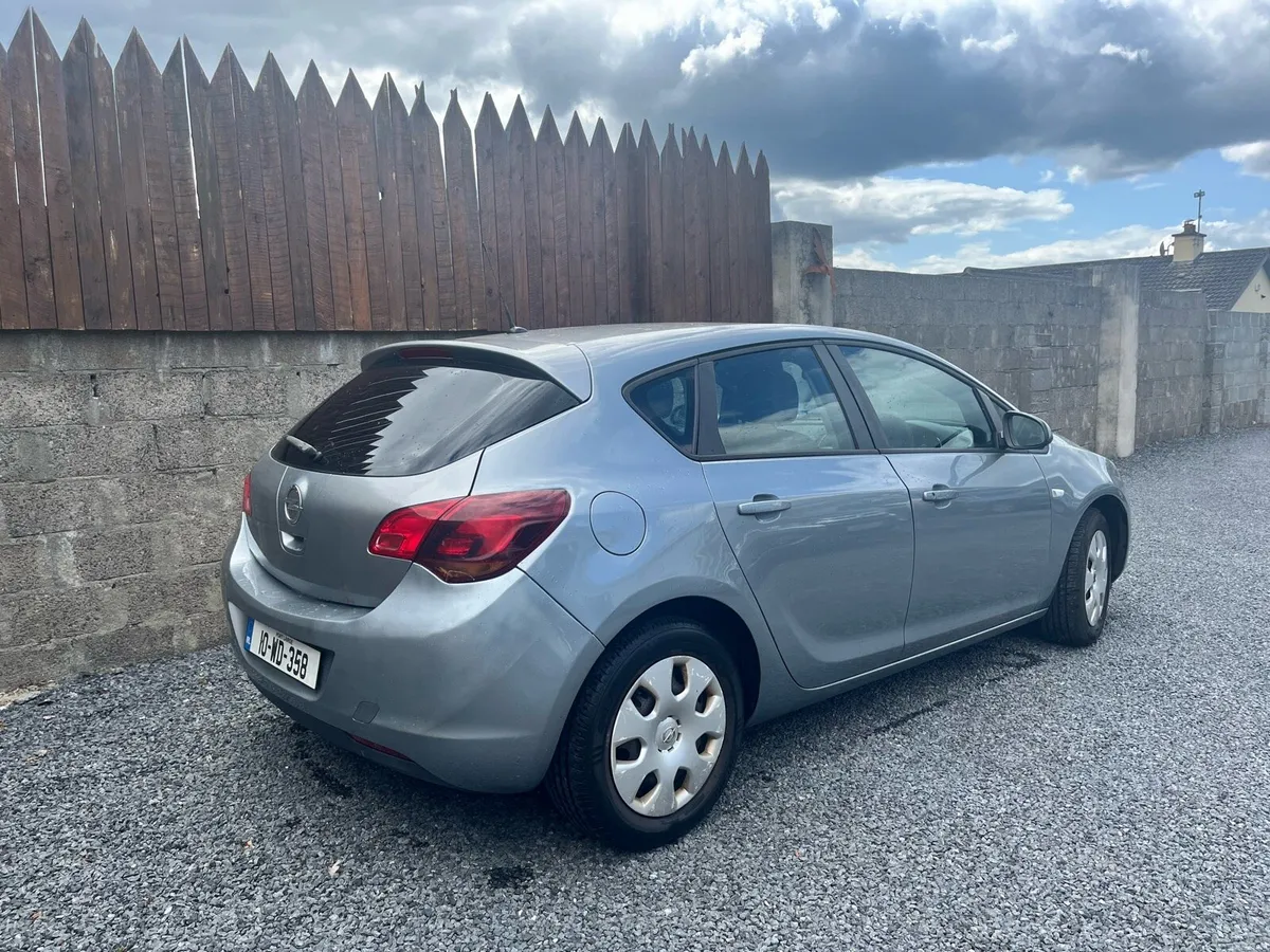 Opel Astra - Image 4