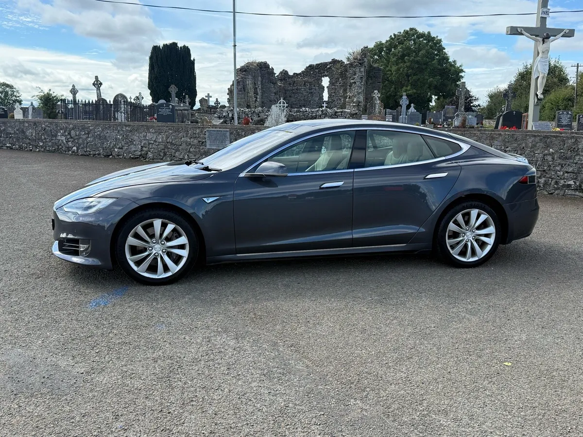 Tesla Model S P90D - Image 2