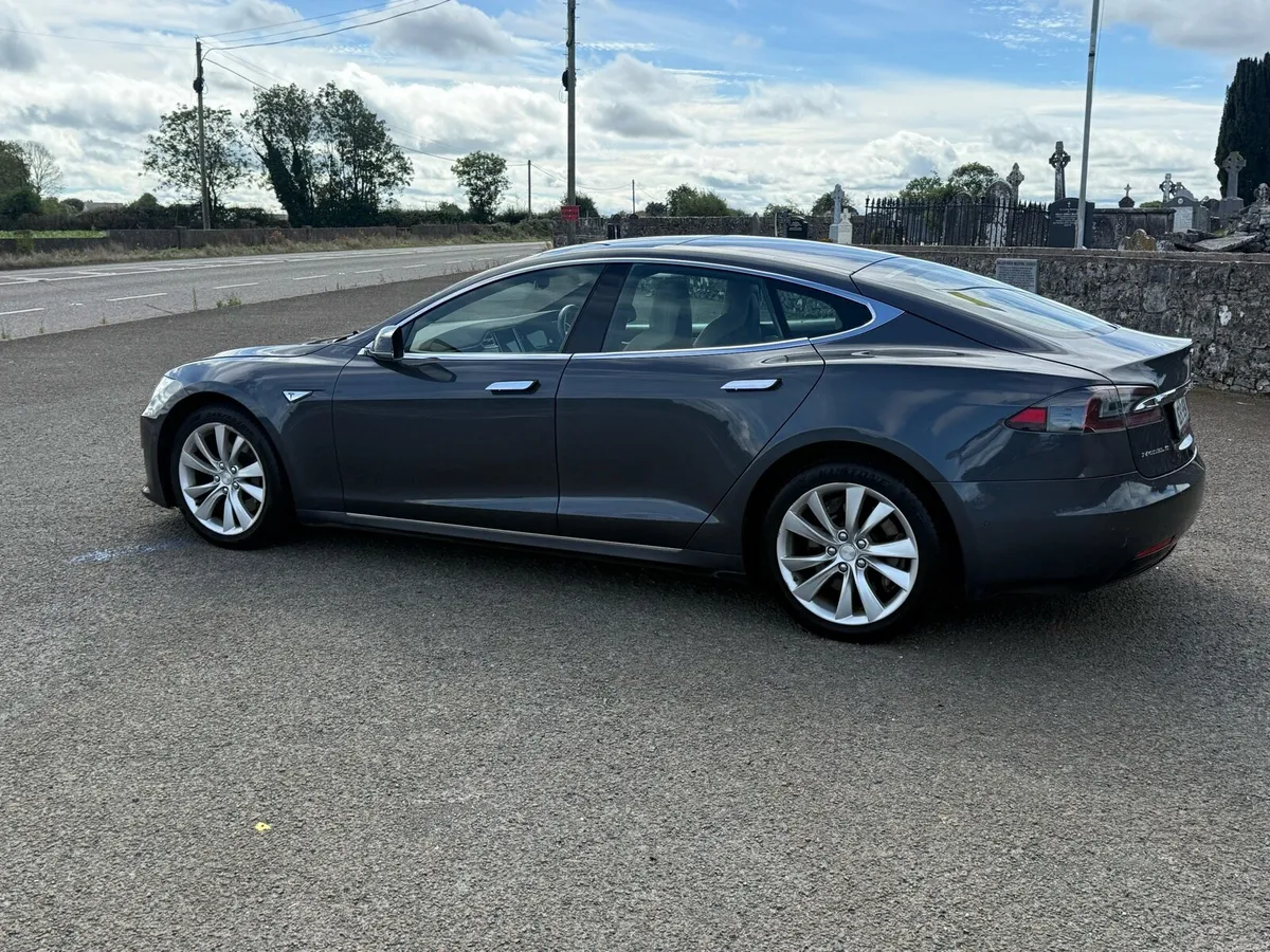 Tesla Model S P90D - Image 3