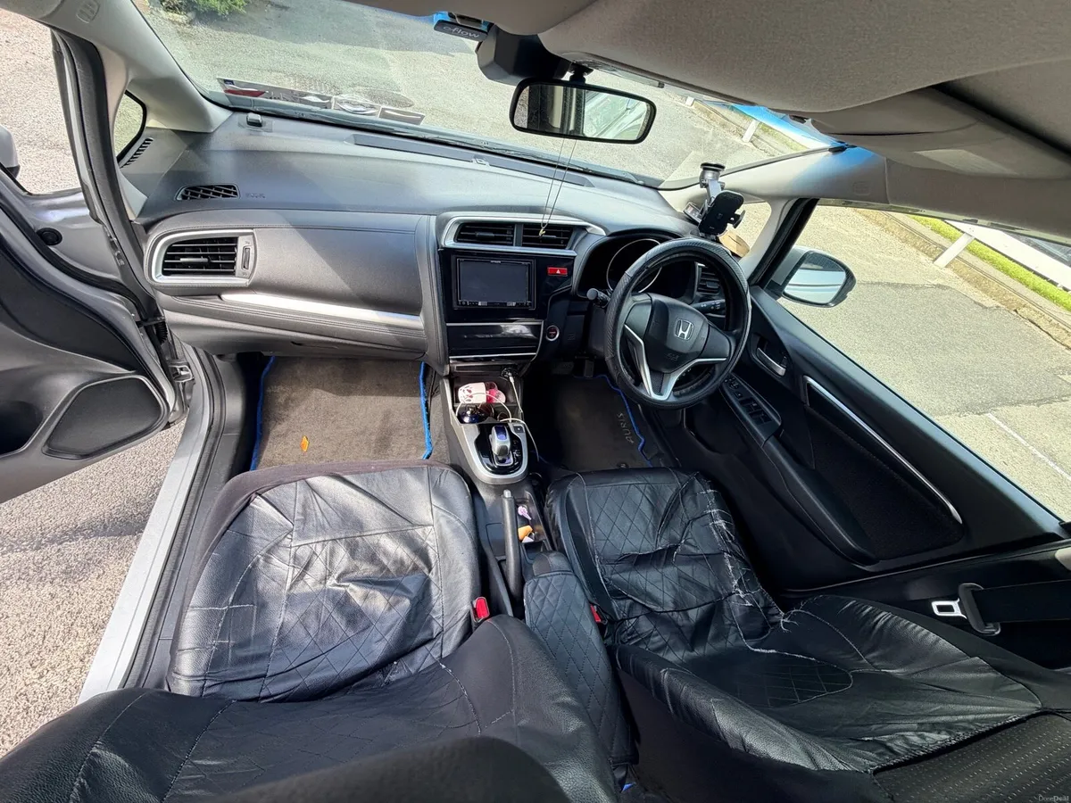 Honda Fit 2015 Hybrid - Image 6