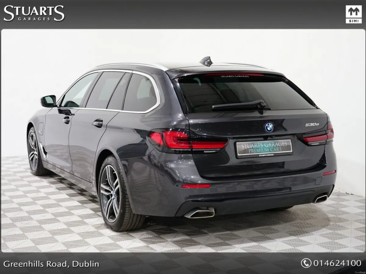 BMW 5-Series *ONLY 29, 800 KM* COMFORT AND TECH PA - Image 2