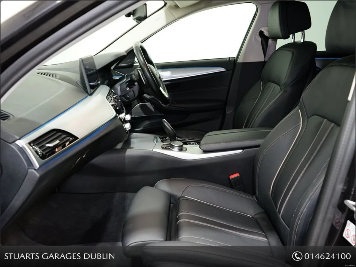 BMW 5-Series *ONLY 29, 800 KM* COMFORT AND TECH PA - Image 3