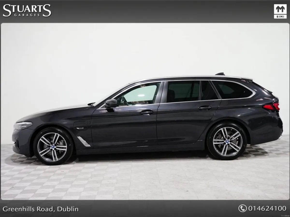 BMW 5-Series *ONLY 29, 800 KM* COMFORT AND TECH PA - Image 6