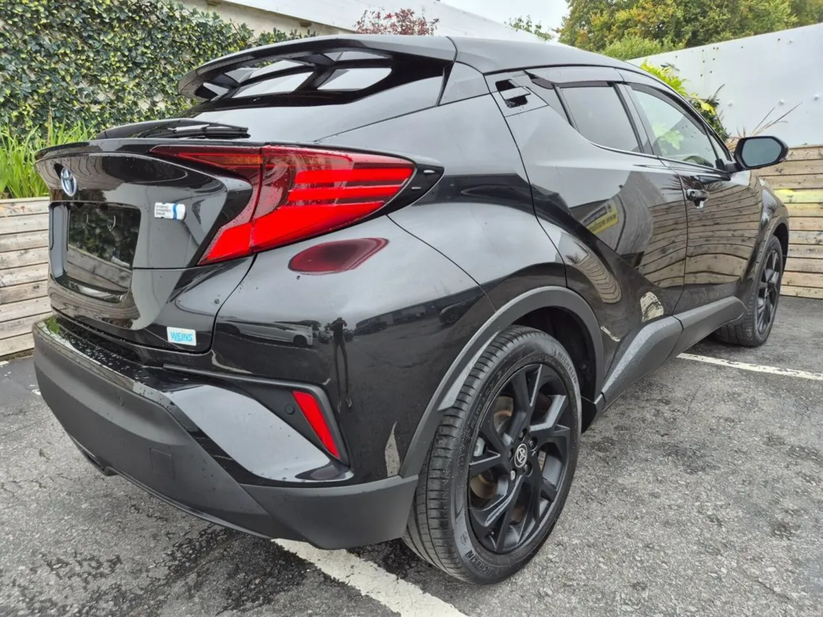 Toyota C-HR 1.8 HYBRID / SOL NERO WITH SAFETEY PAC - Image 5