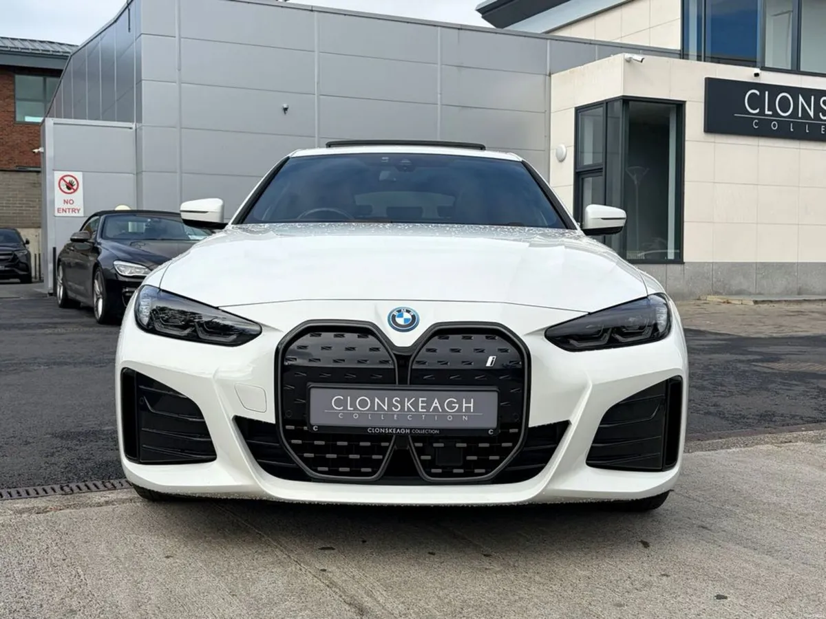 BMW i4 Edrive40 Msport **Tilt & Slide Sunroof** - Image 3
