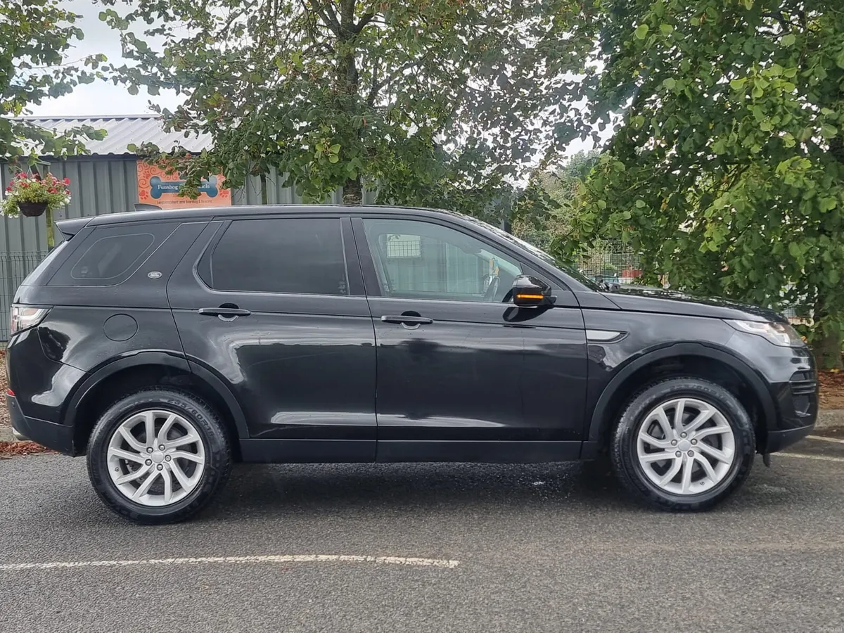 2017 LANDROVER Discovery Sport 7 SEATS €12,900 - Image 3