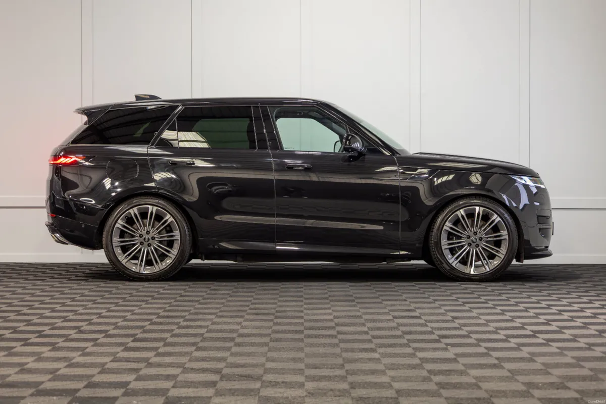 2024 Range Rover Sport P460e Dynamic SE *Pan Roof - Image 6