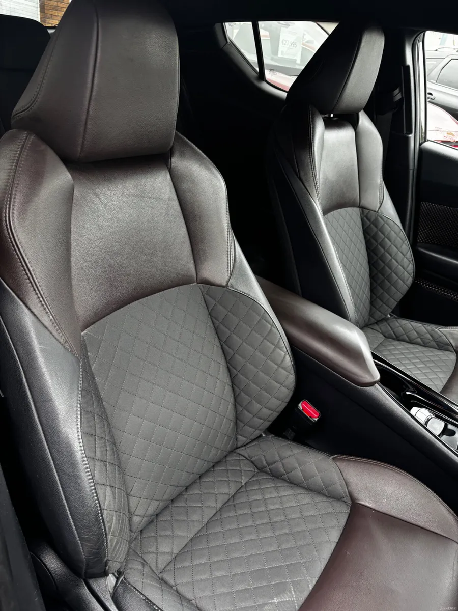 182 Toyota C-HR Sol - Image 3
