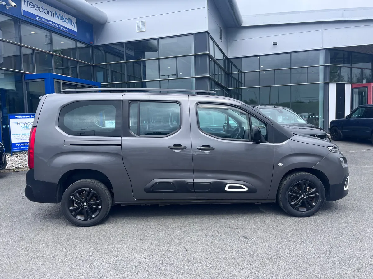Citroen Berlingo 2022 Taxi Spec 7 seats - Image 4
