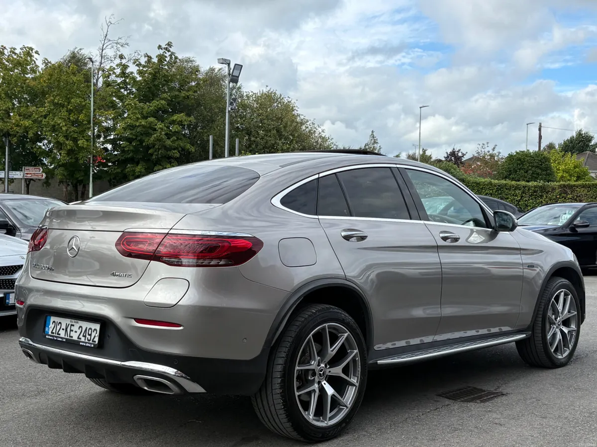 212 Mercedes-Benz GLC300 DE AMG Line PREM+ 4Matic - Image 5