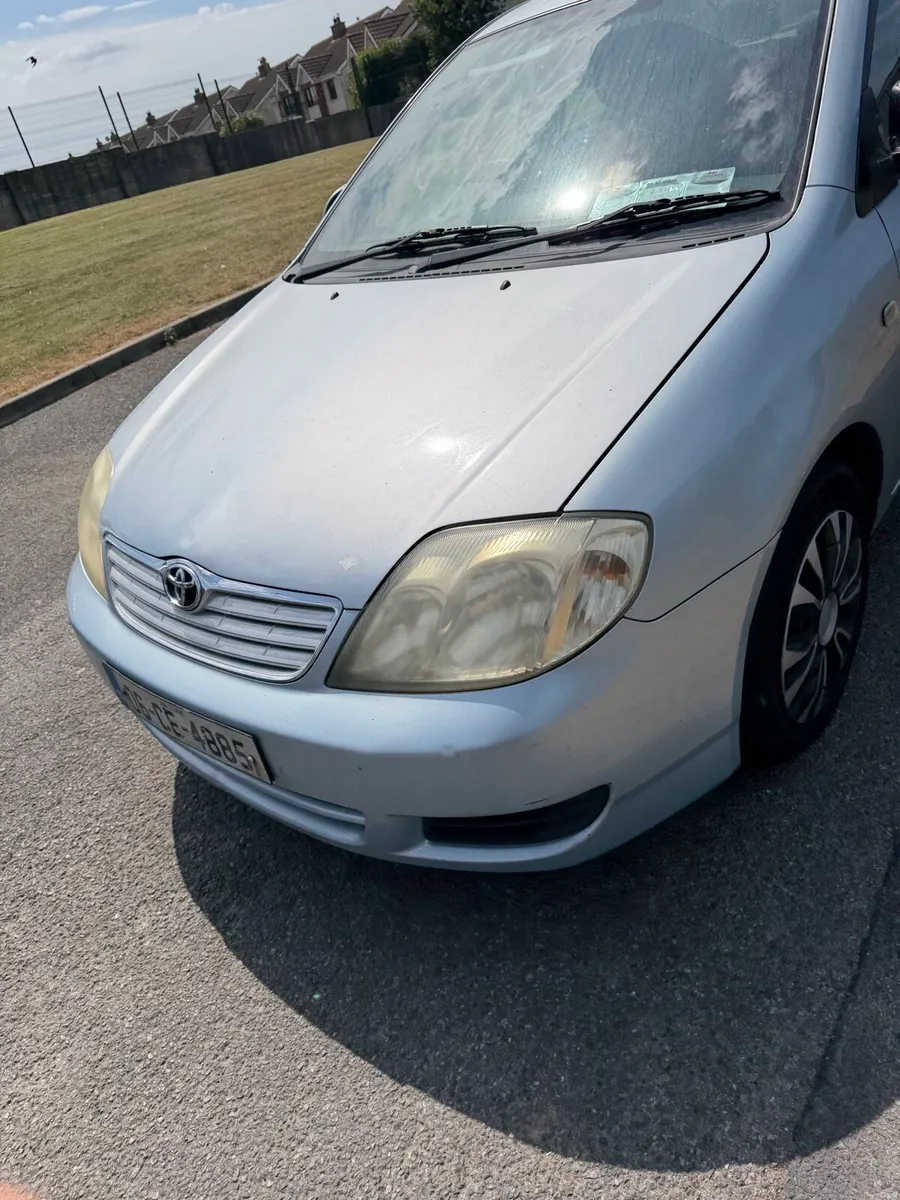 Toyota corolla - Image 2