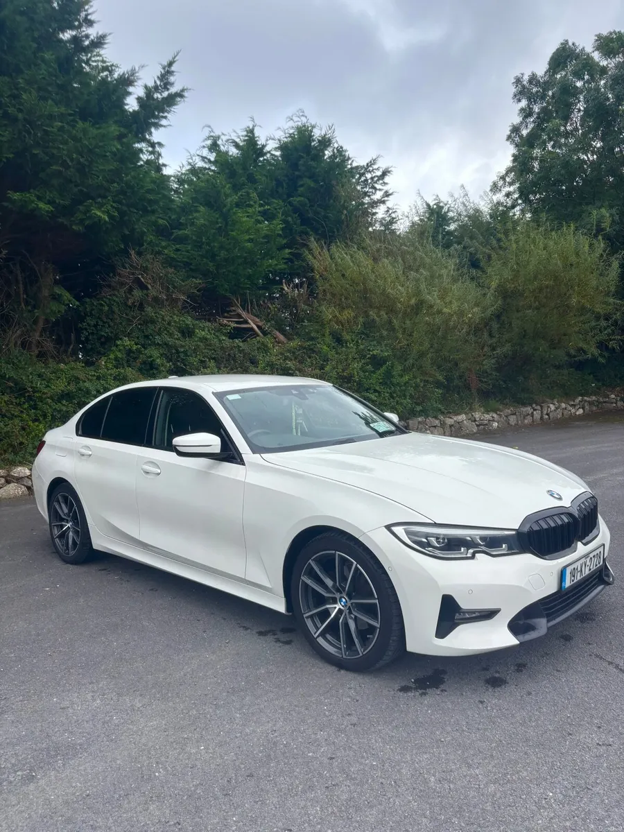 BMW 3-Series 2019 - Image 1