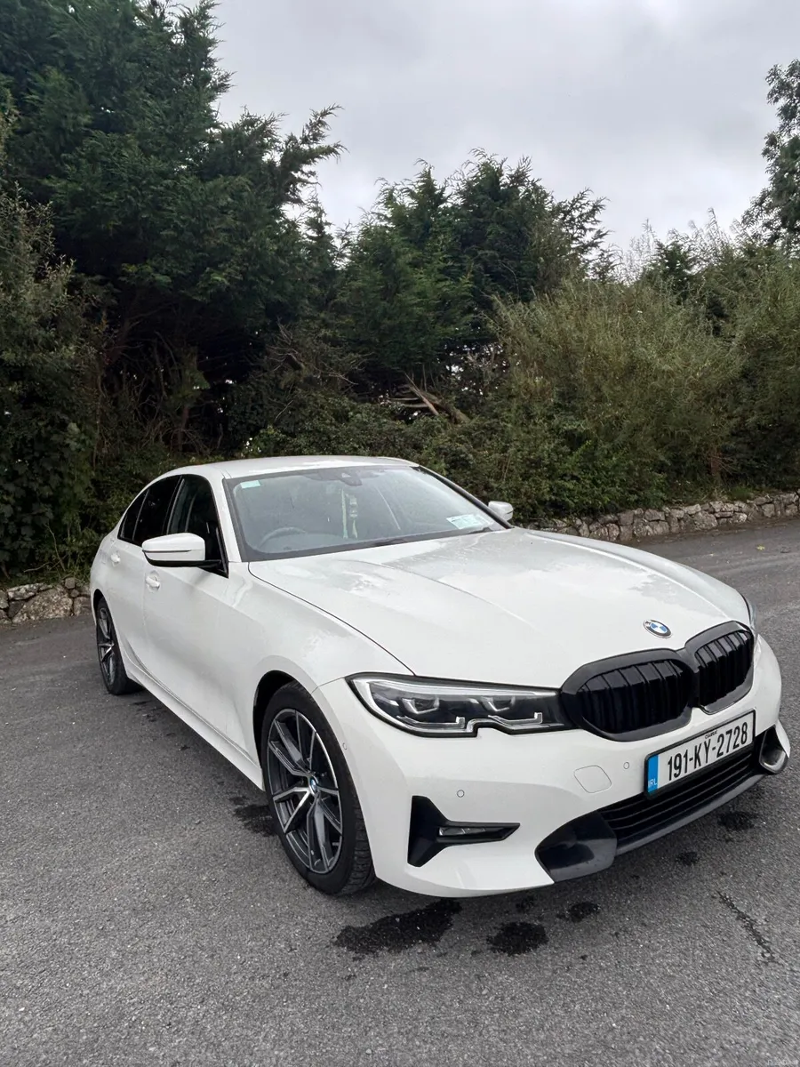 BMW 3-Series 2019 - Image 3