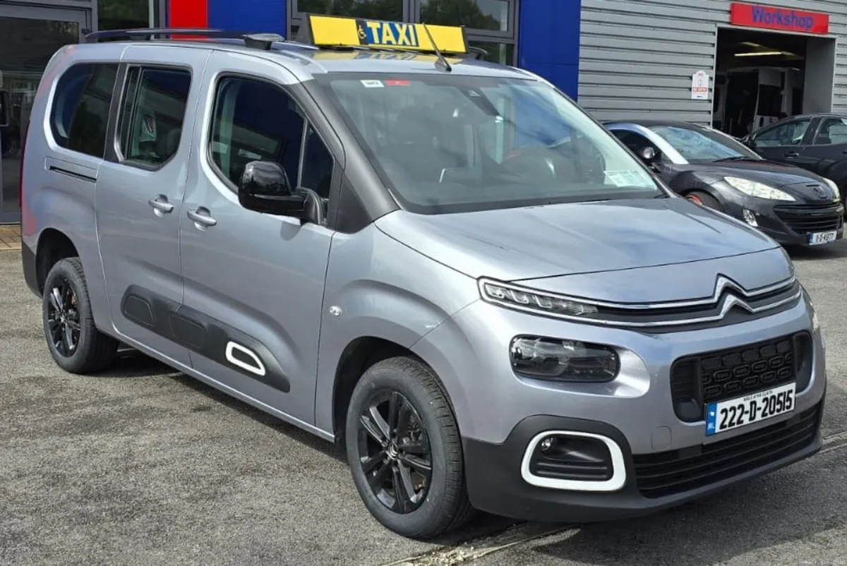Wheelchair Taxi Citroen Berlingo 7 Seater - Image 3