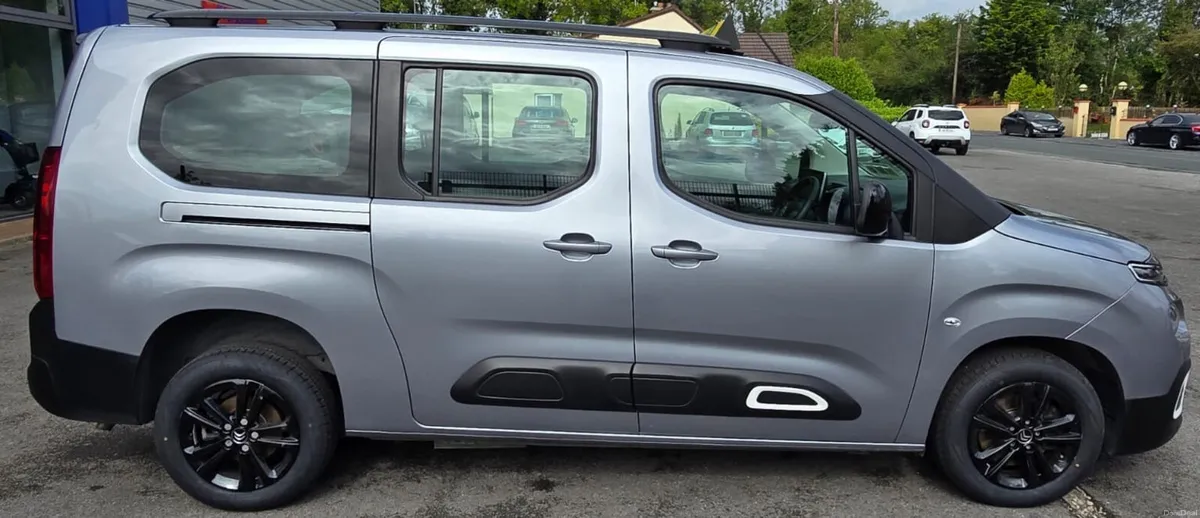 Wheelchair Taxi Citroen Berlingo 7 Seater - Image 5