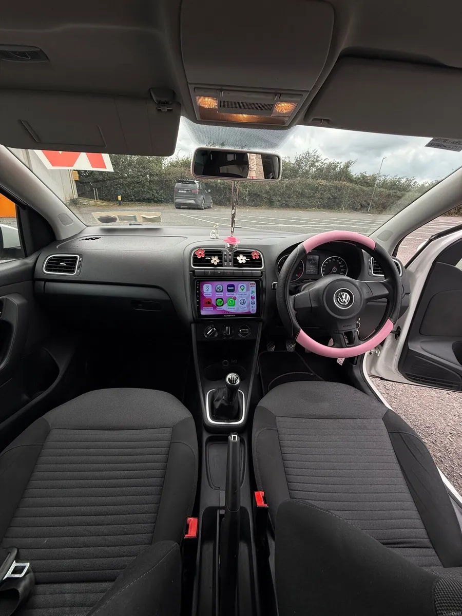 Volkswagen Polo 2011 - Image 2