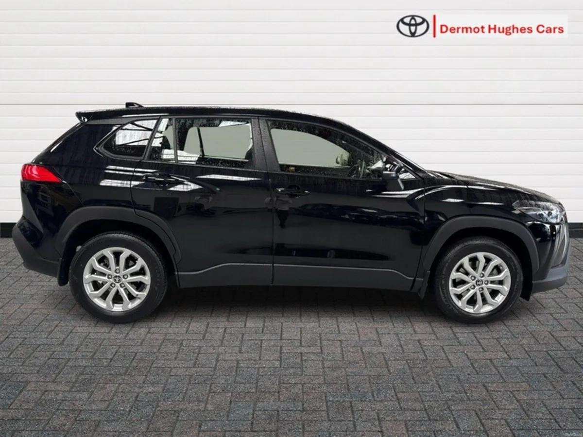 Toyota Corolla Cross CROSS LUNA 1.8 4DR AUTO - Image 3
