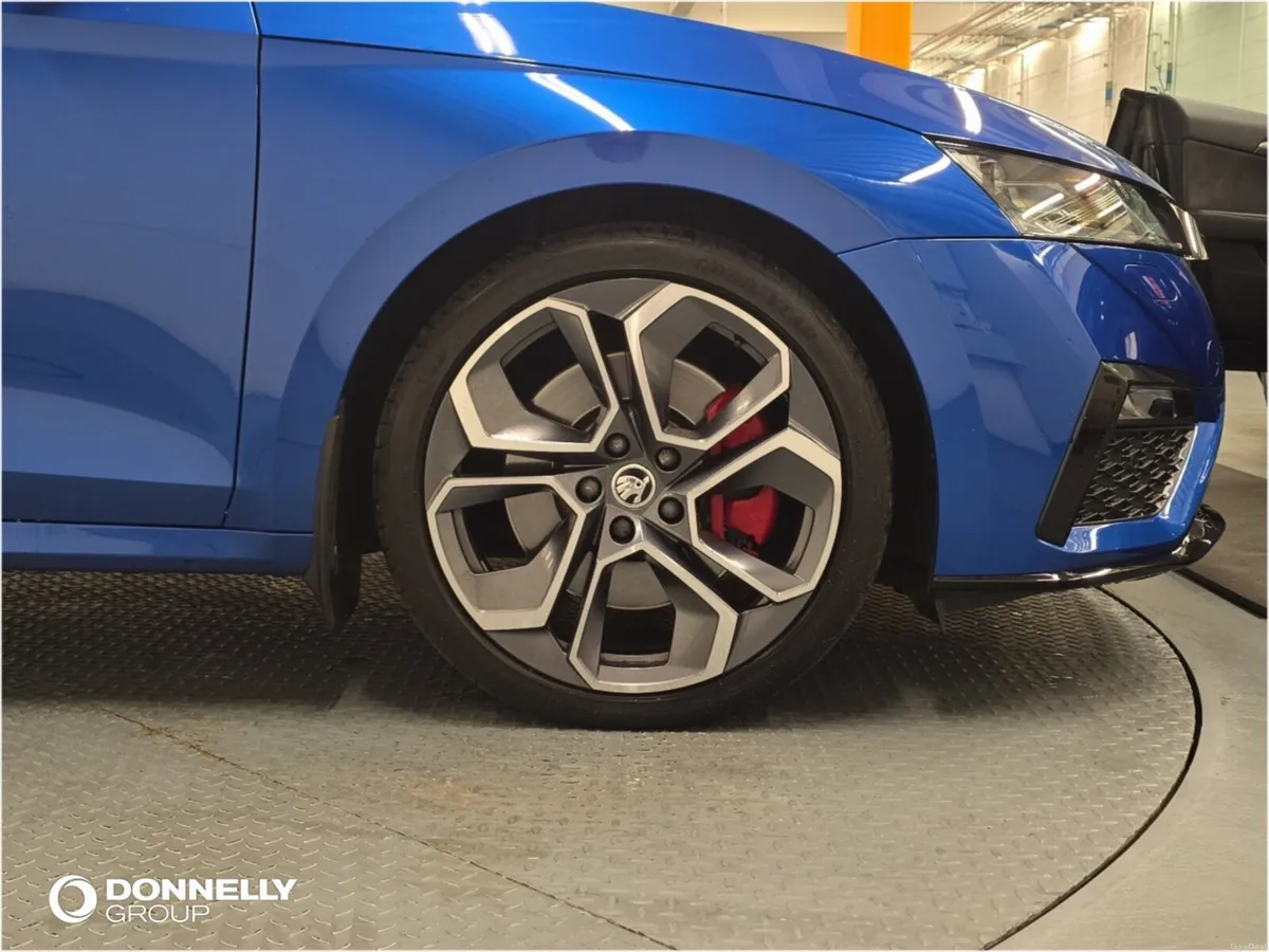 Skoda OCTAVIA 2.0 TSI vRS 5dr DSG - Image 5