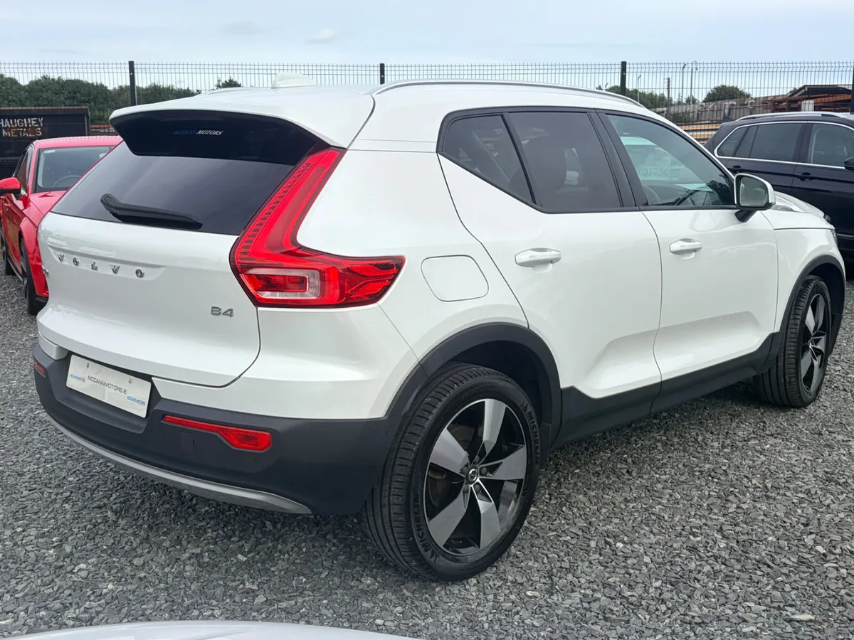2020 VOLVO XC40 2.0B4 MOMENTUM AUTO FULLY LOADED - Image 3