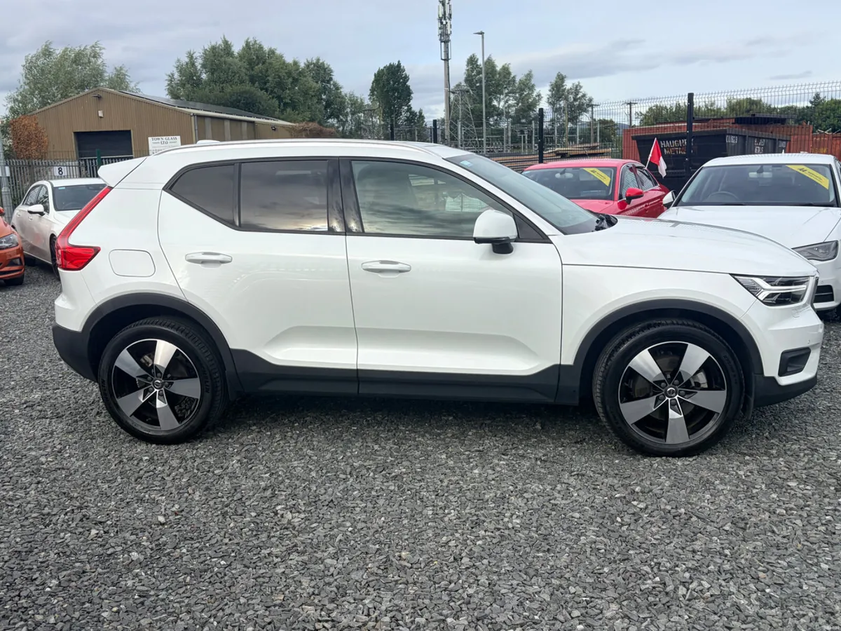 2020 VOLVO XC40 2.0B4 MOMENTUM AUTO FULLY LOADED - Image 2