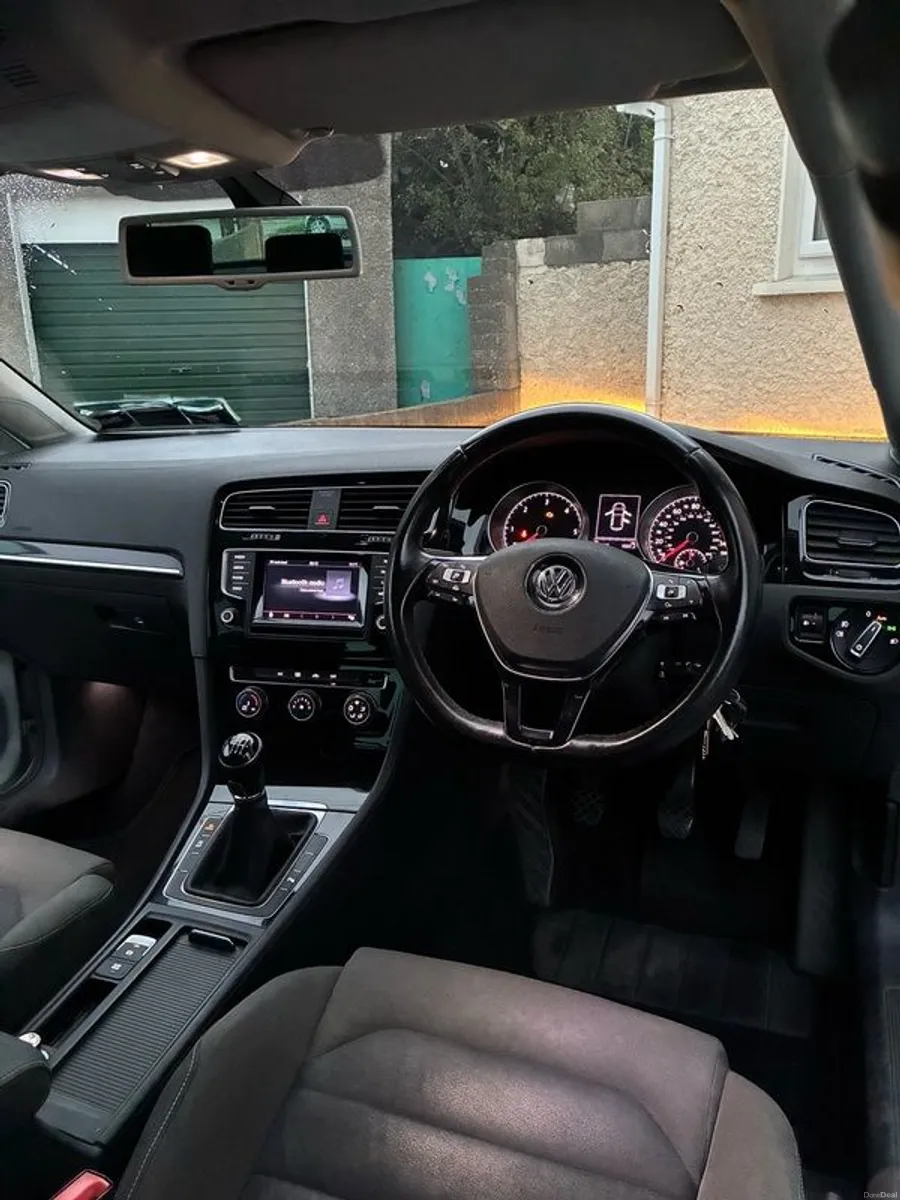 2014 Volkswagen Golf - Image 3
