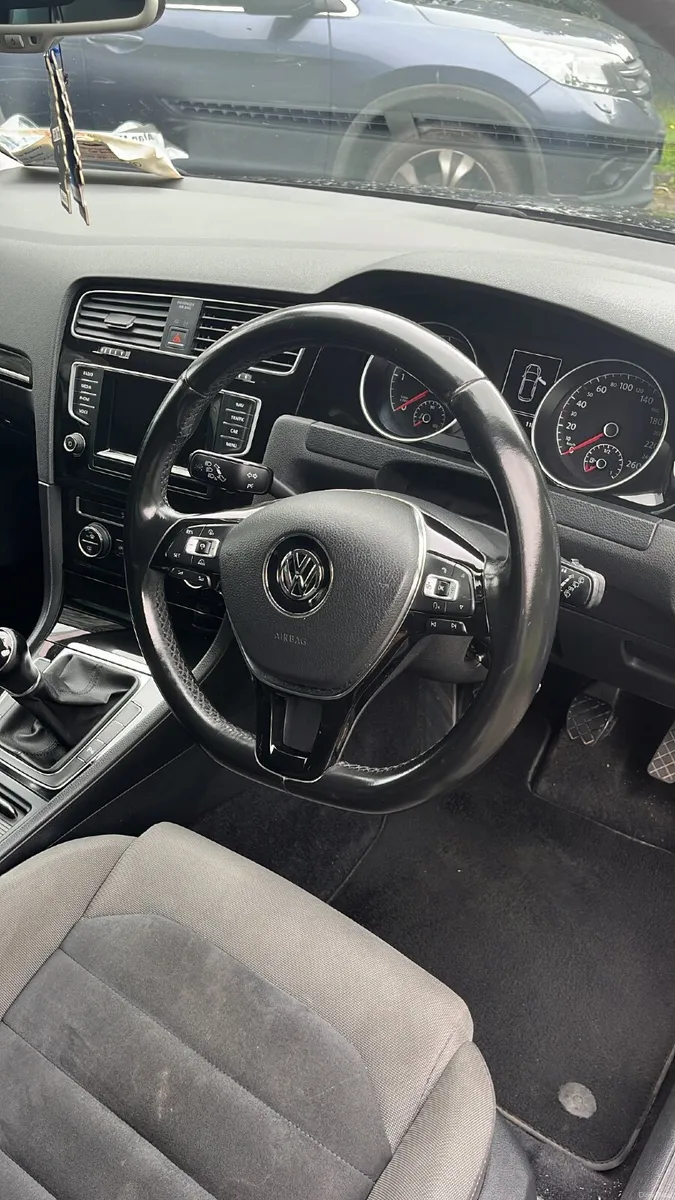 Volkswagen Golf 1.6 TDI 2015 - Image 6