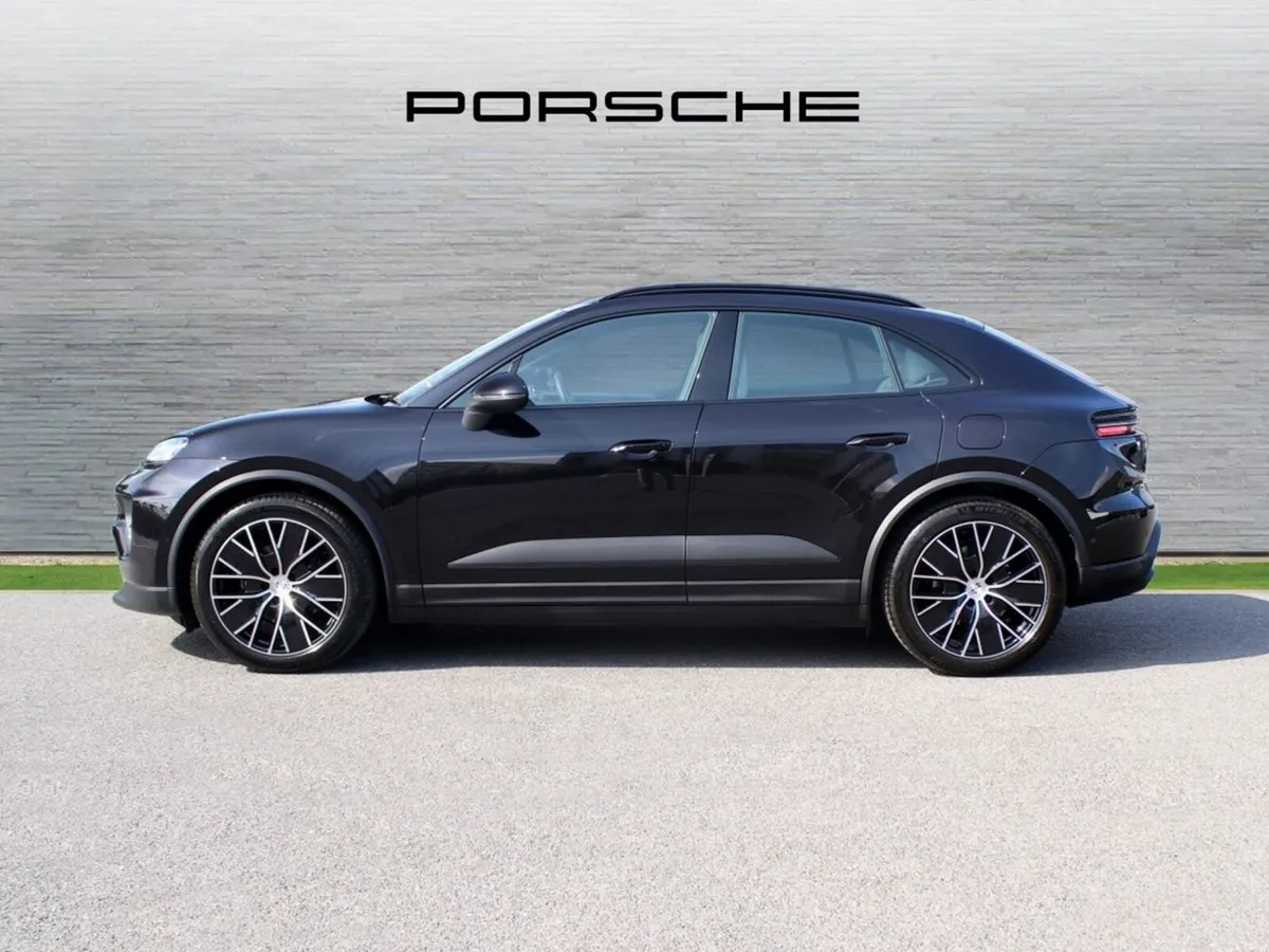 Porsche Macan 4 Electric - Image 3