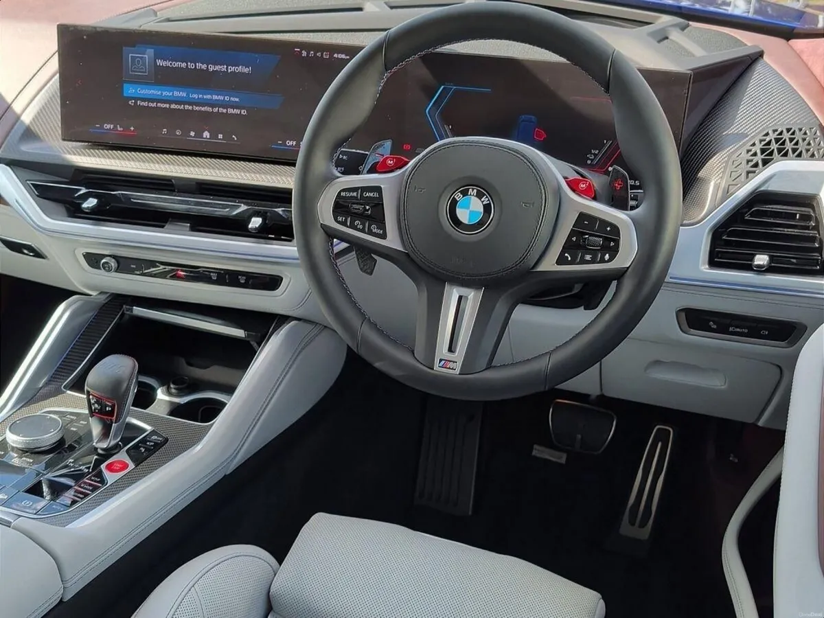 BMW XM 50e - Image 6