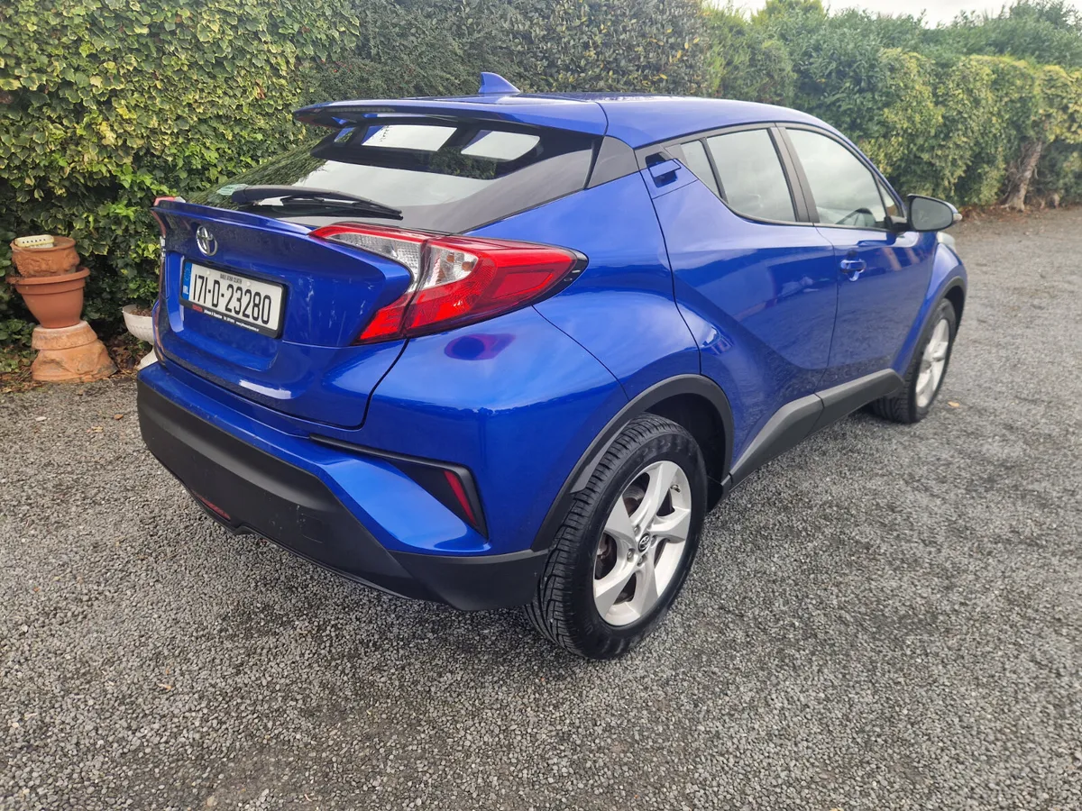 Toyota C-HR 2017 - Image 4