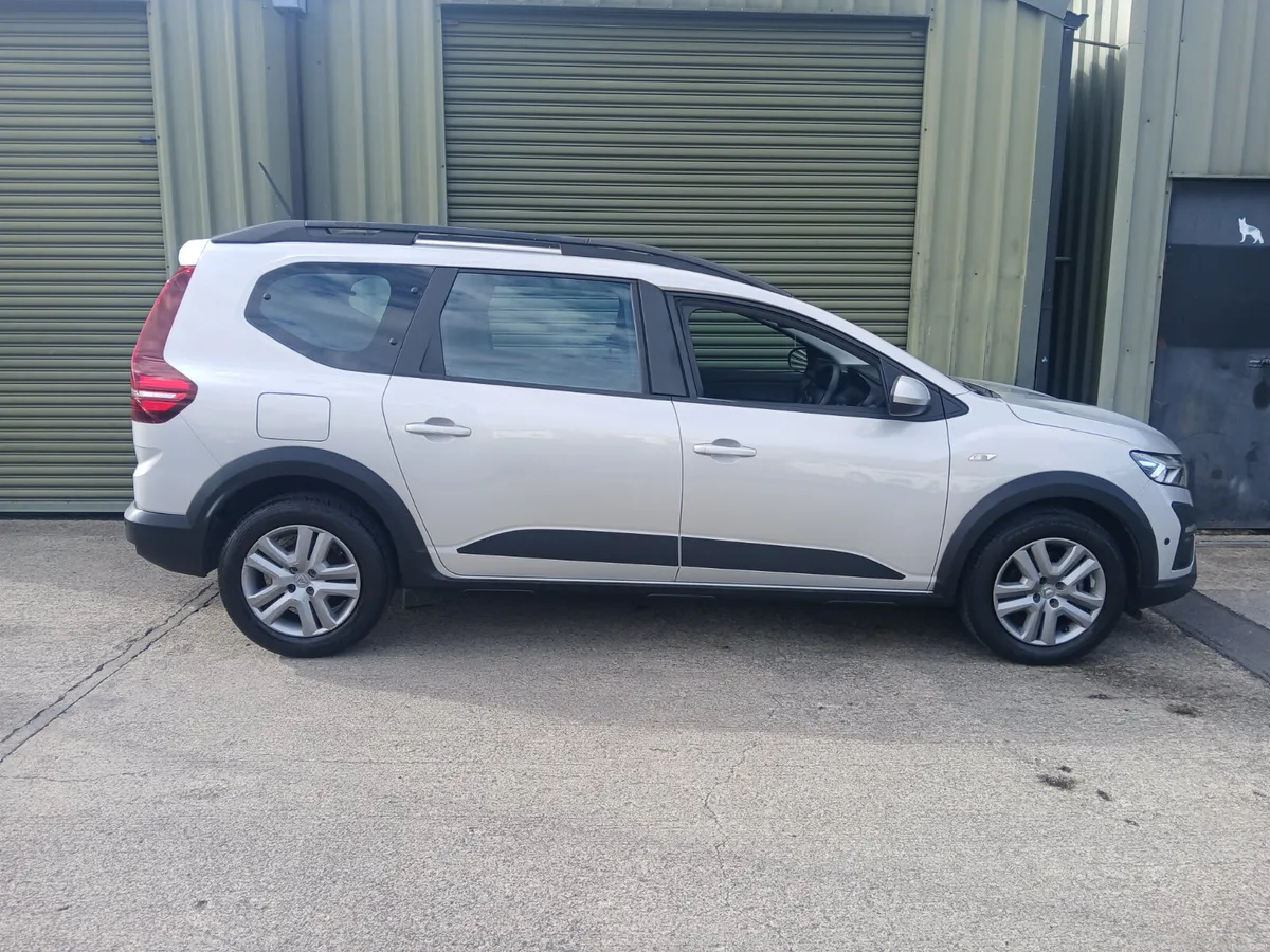 Dacia Jogger 2023.      7 seater - Image 6