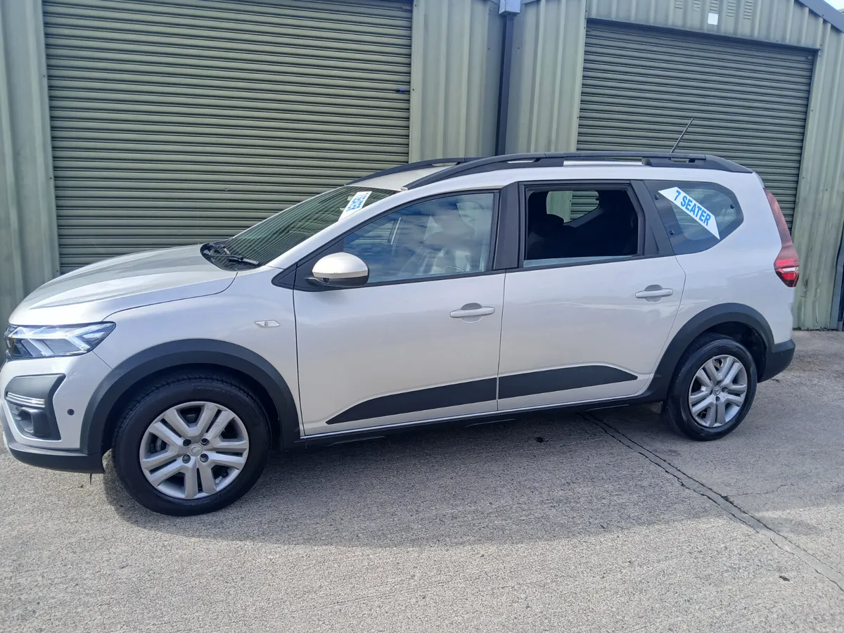 Dacia Jogger 2023.      7 seater - Image 4