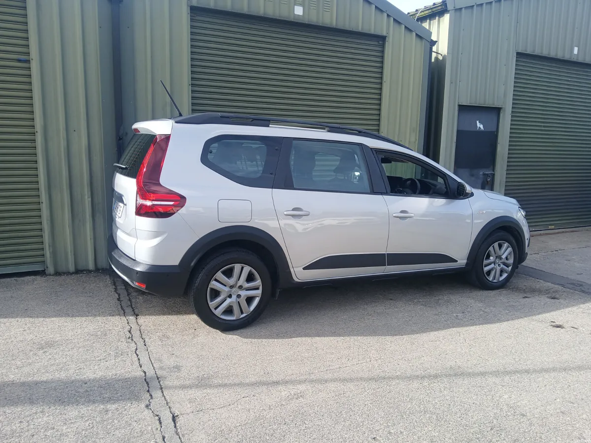 Dacia Jogger 2023.      7 seater - Image 5