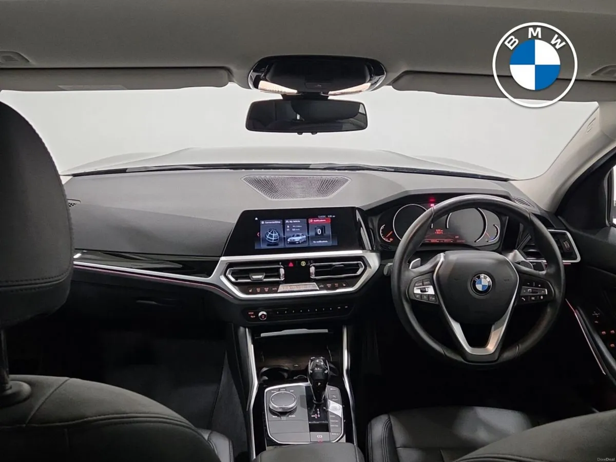 BMW 3-Series 320i SE Saloon - Image 4