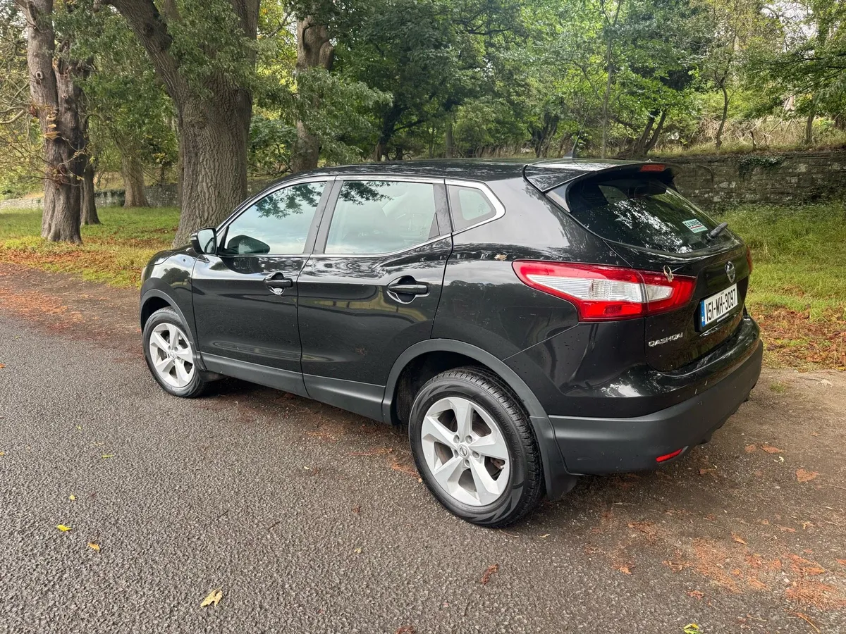 Nissan Qashqai XE 1.2 pet - Image 4