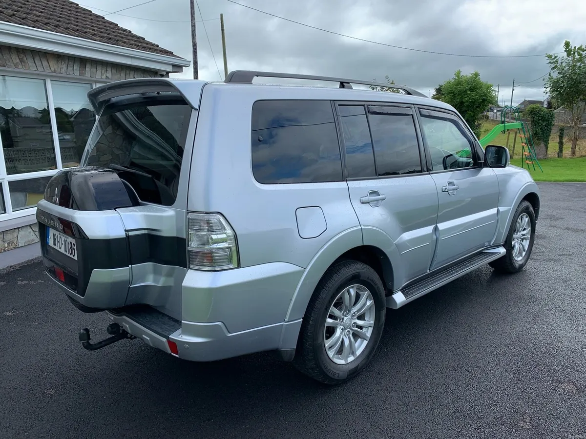 Mitsubishi Pajero LWB Crewcab - Image 4
