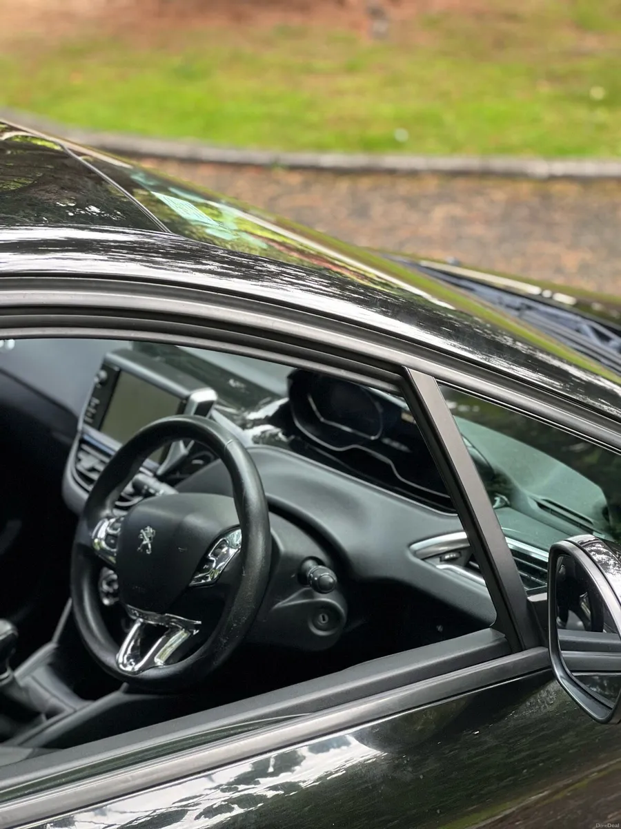 Peugeot 208 1L petrol (NEW NCT 6/27) - Image 6