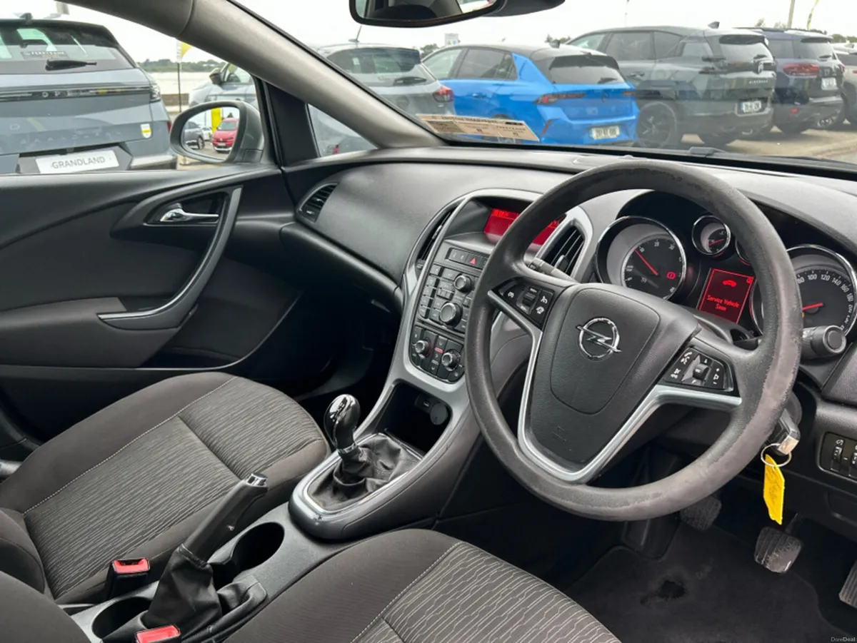 Opel Astra NOTCHBACK SALOON 1.6 CDTI 110PS 4DR - Image 6