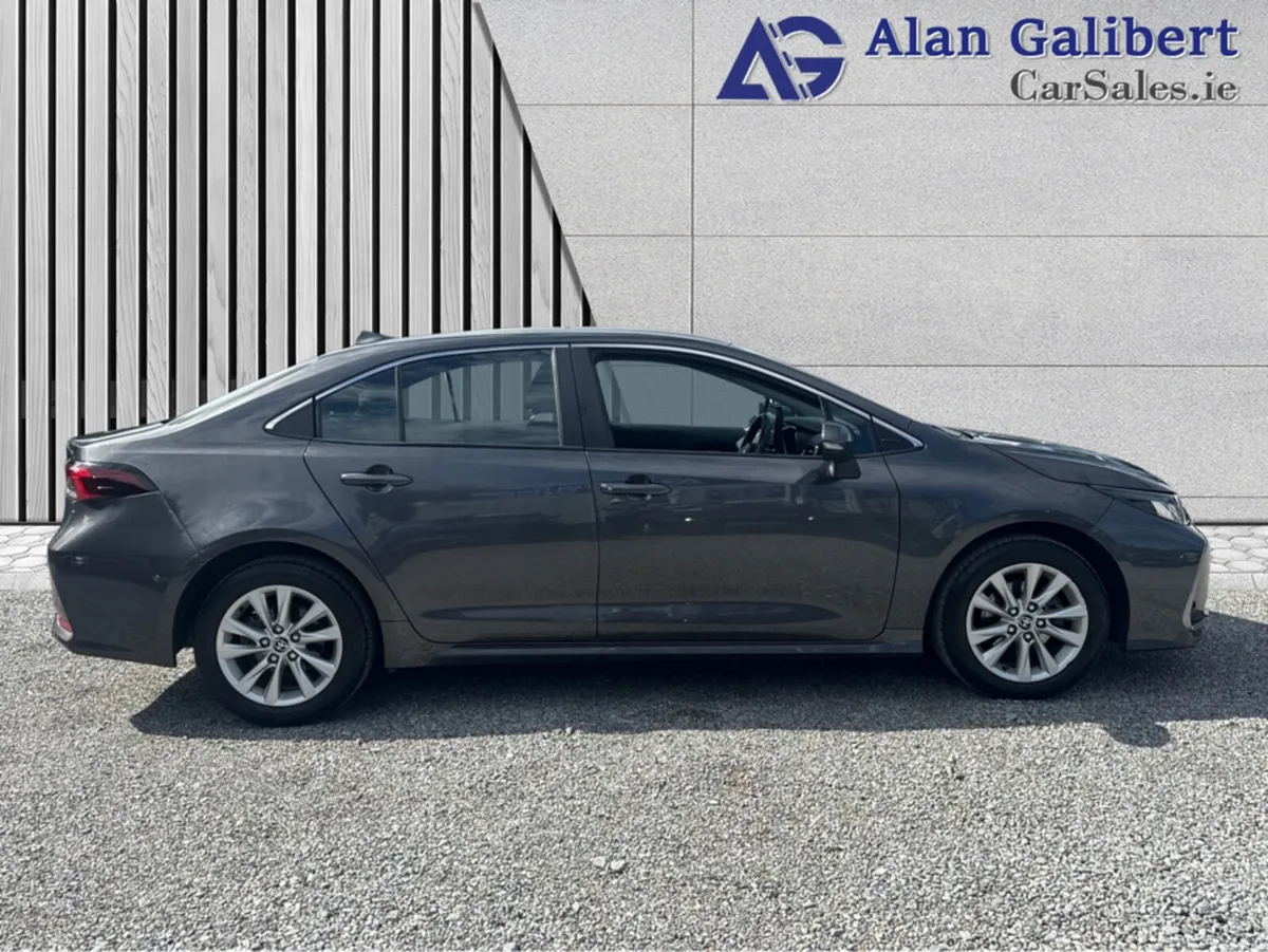 Toyota Corolla LUNA SALOON 4D AUTO - Image 3