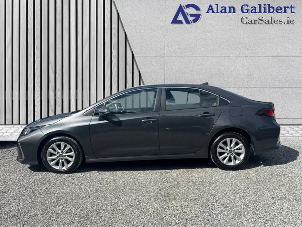 Toyota Corolla LUNA SALOON 4D AUTO - Image 4