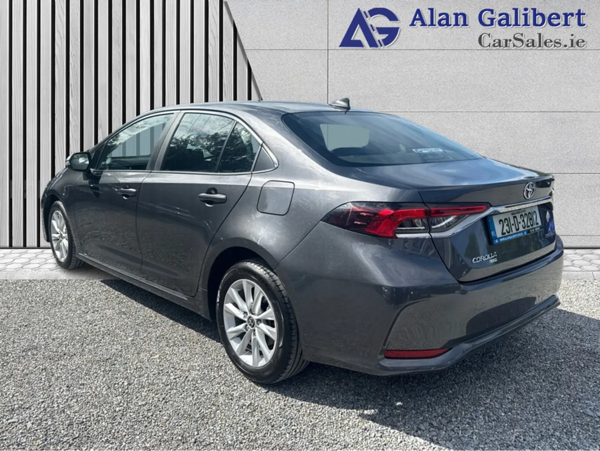 Toyota Corolla LUNA SALOON 4D AUTO - Image 2