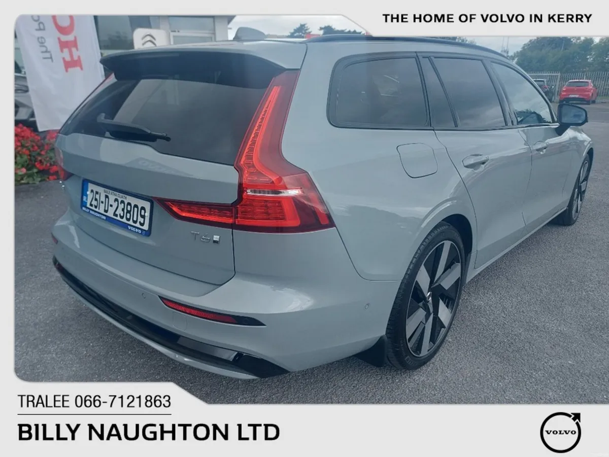Volvo V60 T6 PHEV PLUS DARK AWD - Image 6