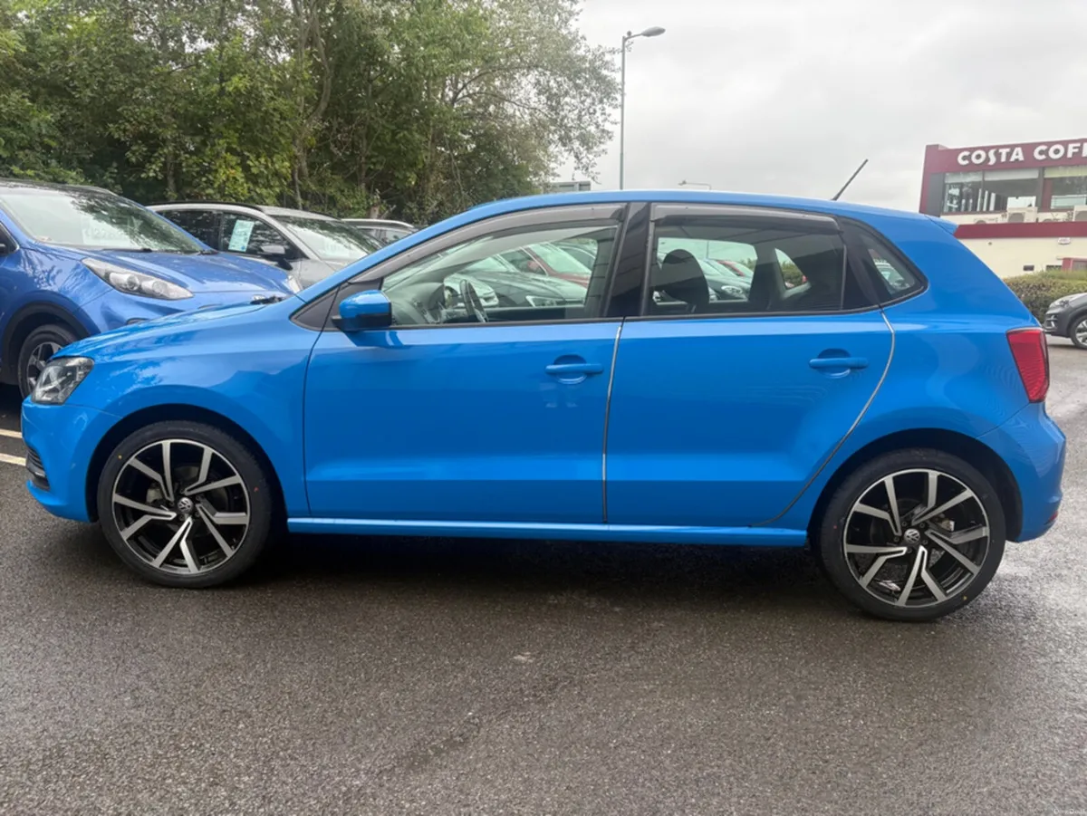 Volkswagen Polo 1.2 PETROL TRENDLINE AUTOMATIC - Image 4
