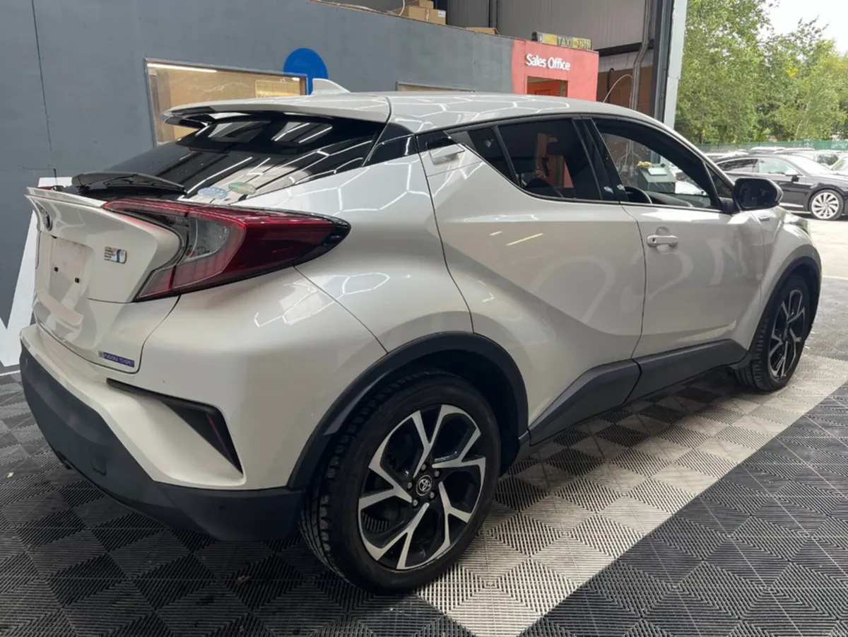 Toyota C-HR 2019 TOYOTA C-HR G 1.8 AUTOMATIC / CRU - Image 2