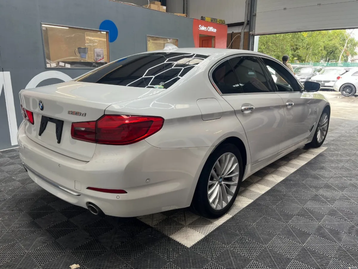 BMW 5-Series 2018 BMW 5 4D 523D LUXURY AUTOMATIC / - Image 3